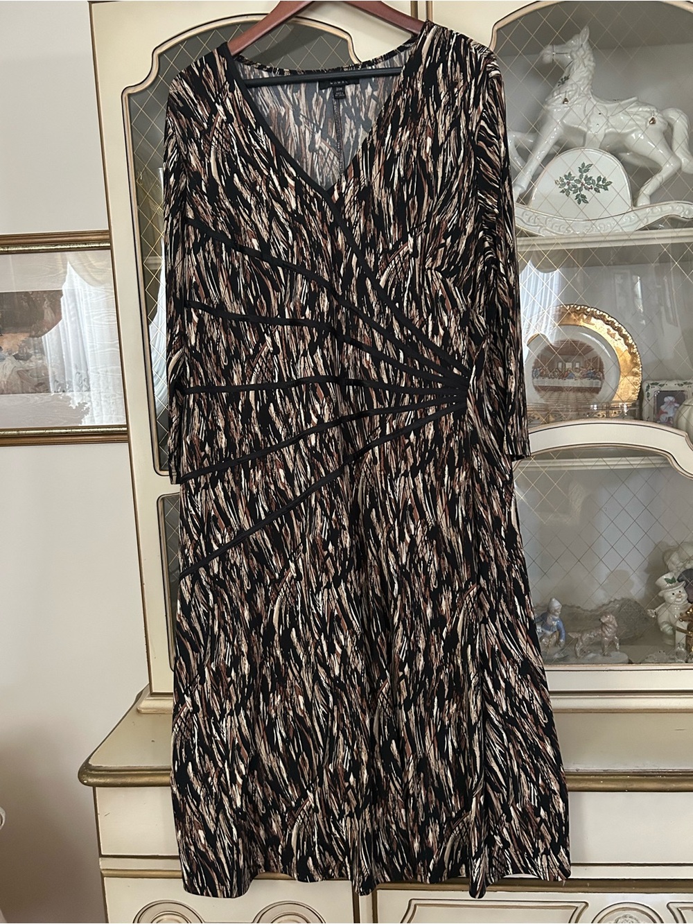 Connected Women's Black and Tan Patterned V-Neck Dress SZ 20W. B:1088. 7/19/26